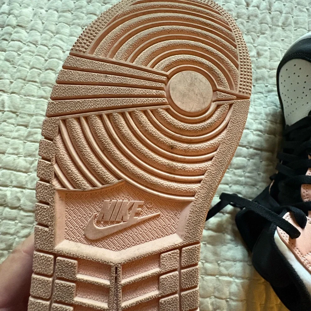 Air Jordan High-Top Sneakers in Black and Pink - Picture 10 of 12